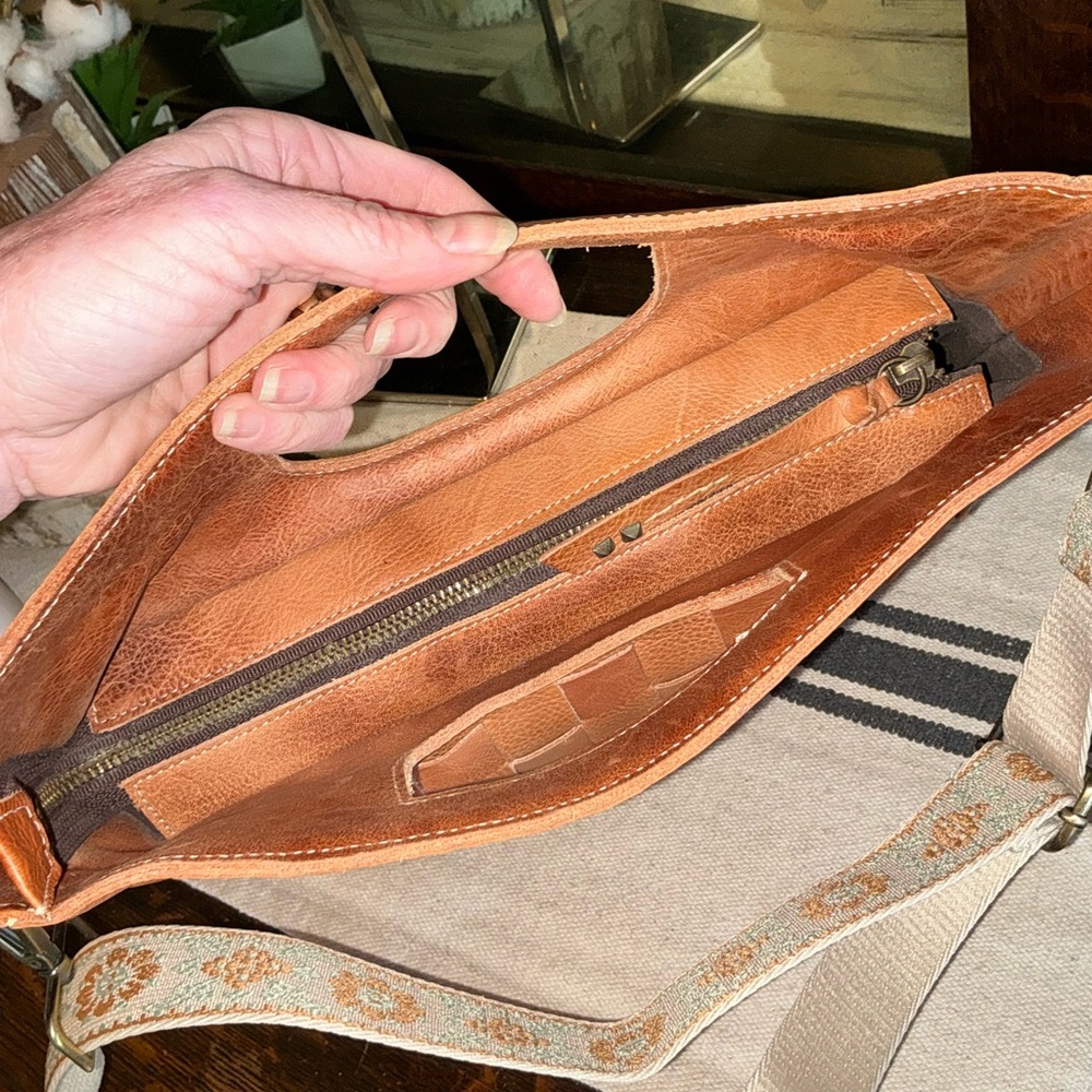 NWOT Bed Stu Orchid Leather Satchel Handbag Crossbody Bag Tan Rustic MSRP $280 - Picture 10 of 14